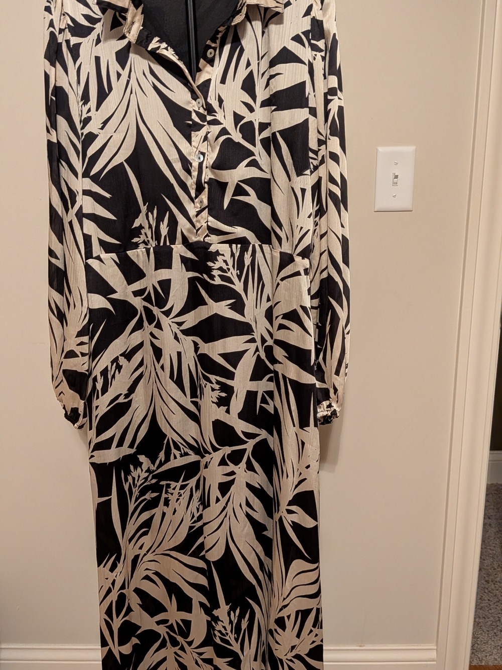 entro Navy and Cream Printed Midi Dress